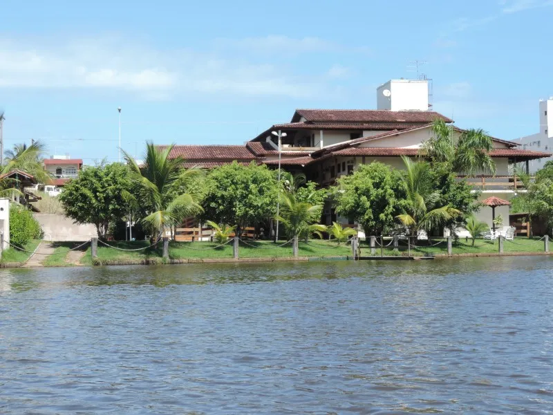 Pousada Recanto Guayporã vista a partir da Lagoa Guayporã